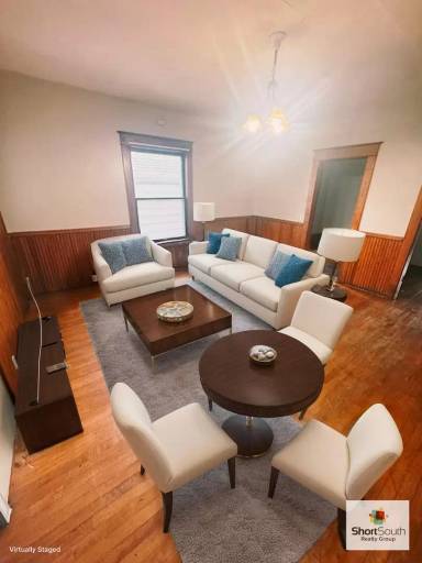 Main picture of 766 6th St NW