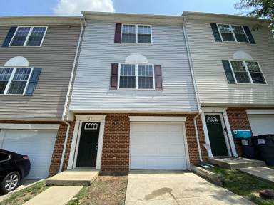 Main picture of 10 Belladonna Ln