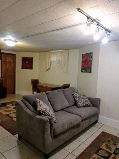 Main picture of 909 NW 8th St