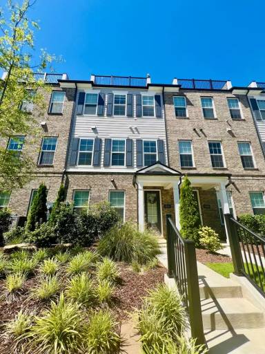 Main picture of 2512 Kenmore Ave