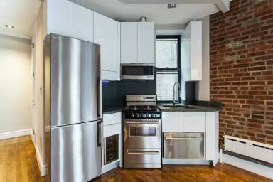 Main picture of 250 Mott St