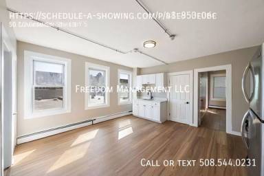 Main picture of 50 1/2 Common St