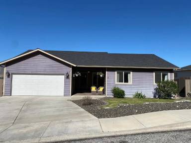 Main picture of 3950 NE Vista del Rey Dr