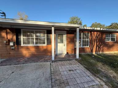 Main picture of 1405 Stanford Rd