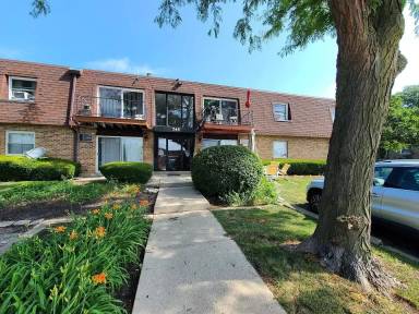 Main picture of 745 Grove Dr