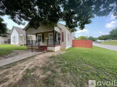 Main picture of 902 S 6th St