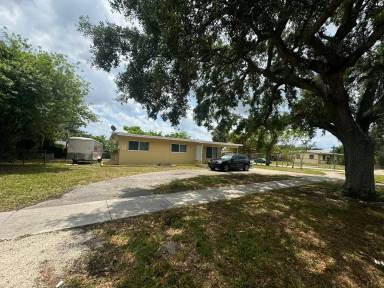 Main picture of 1218 NW 14th Ct