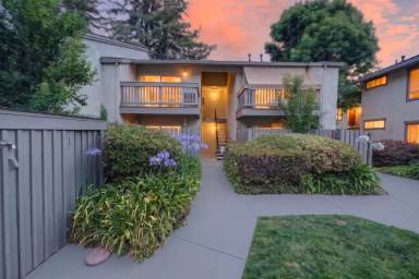 Main picture of 2562 Walnut Blvd