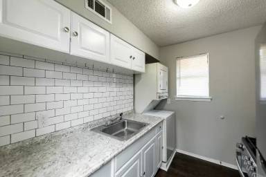 Main picture of 1170 Peabody Ave