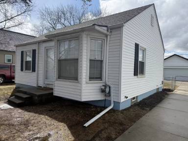 Main picture of 27823 Gladstone St