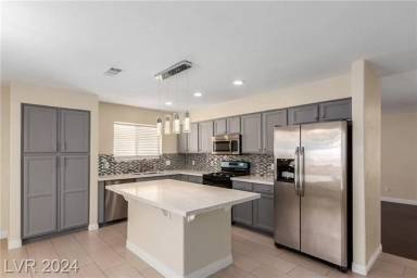 Main picture of 9424 Deer Lodge Ln