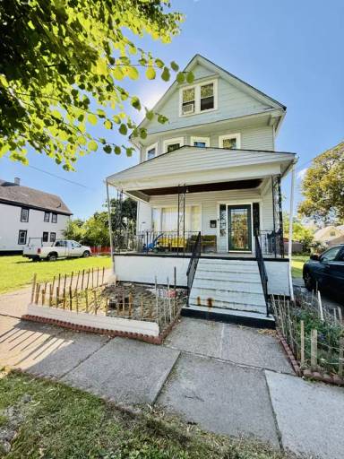 Main picture of 80 Saint Louis Ave