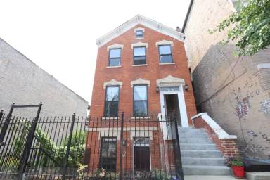 Main picture of 1928 S Racine Ave