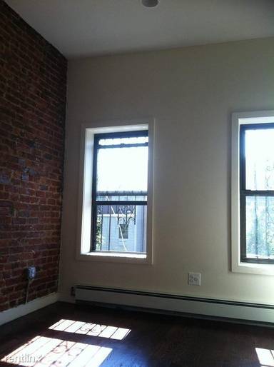 Main picture of 330-32 Gates Ave