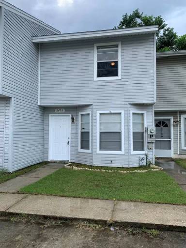Main picture of 2412 Johnson Dr