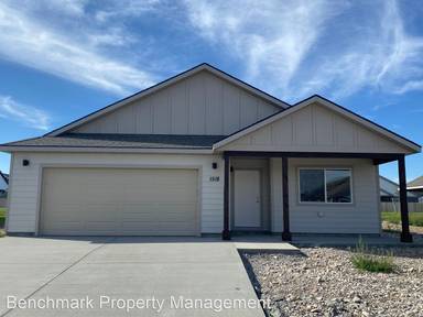 Main picture of 1502 Oakwood Dr