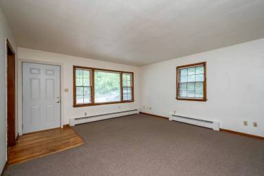 Main picture of 404 E Foster Rd