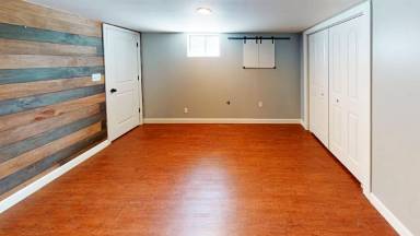 Main picture of 300 SE Chicago St