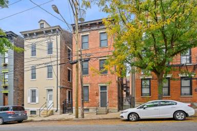 Main picture of 518 E 13th St