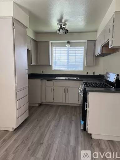 Main picture of 9226 Park St