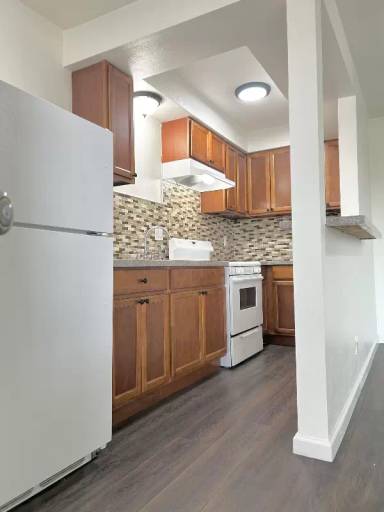 Main picture of 4735 W Broadway