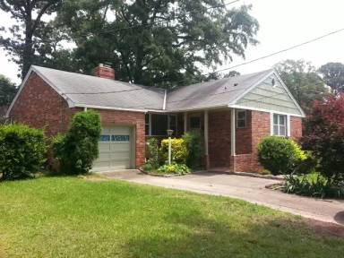 Main picture of 140 Elwood Ave