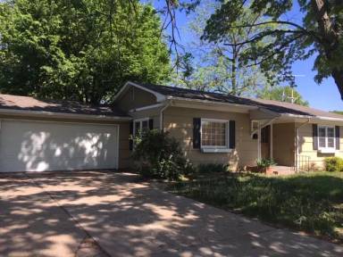Main picture of 1015 S Vine St