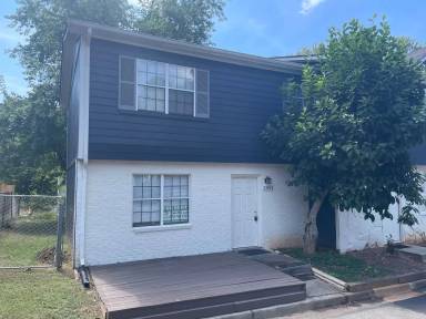 Main picture of 2053 Lenoa Ln