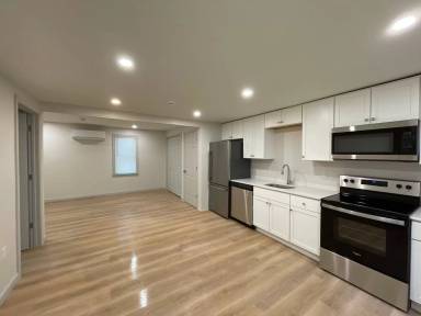 Main picture of 595 Admiral St