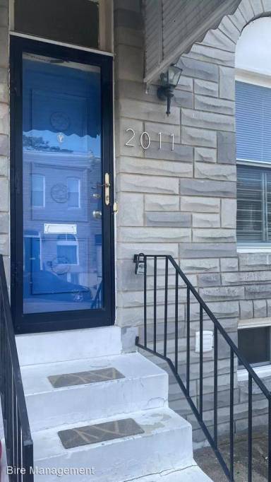 Main picture of 2011 E Lanvale St