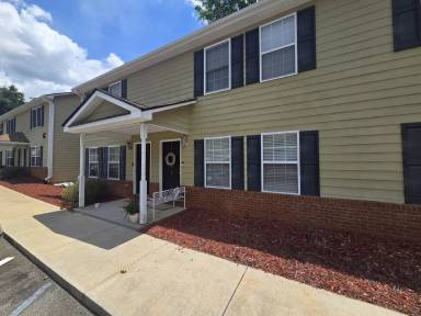 Main picture of 105 Westchester Dr