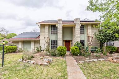 Main picture of 3441 Foxbriar Ln