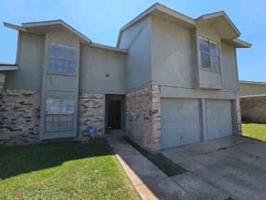 Main picture of 2906 Birchbrook St