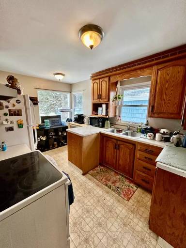 Main picture of 214 W Saint Marie St