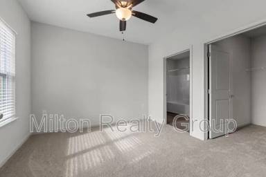 Main picture of 170 Grove Cir