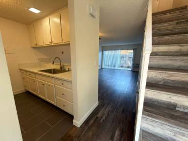 Main picture of 350 Pasadena Ave