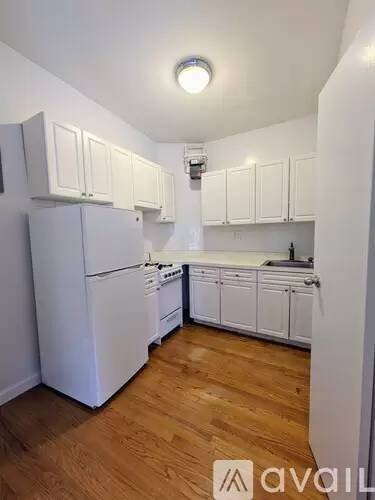 Main picture of 506 E 82nd St