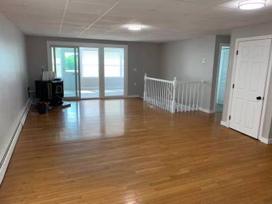 Main picture of 33 Davis St