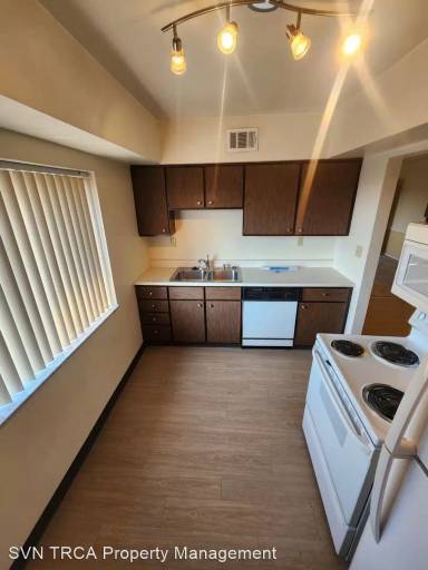 Main picture of 823 Mount Royal Blvd