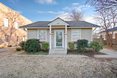 Main picture of 412 NW 30th St