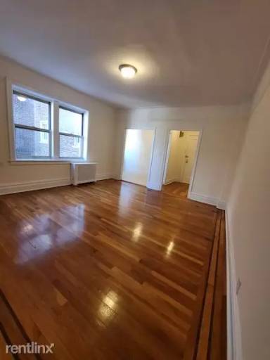 Main picture of 7754 Austin St