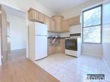 Main picture of 688 Union St