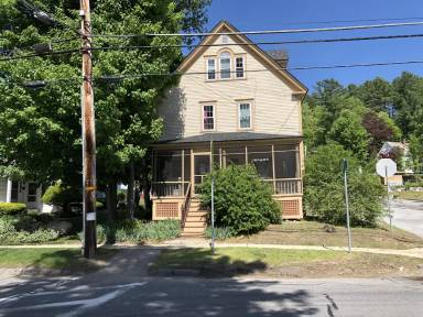 Main picture of 88 S Lincoln St