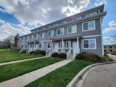 Main picture of 122 N Prince St