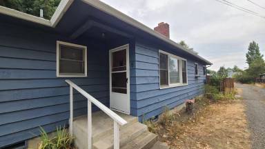 Main picture of 1154 W 8th St