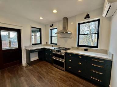 Main picture of 1228 E Bryan Ave