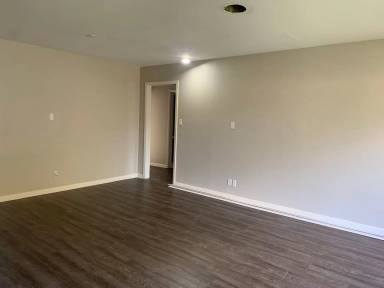 Main picture of 2204 Clinton St