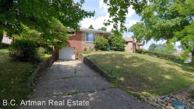 Main picture of 2440 Red Oak Dr