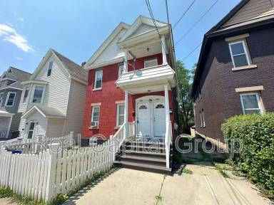 Main picture of 1691 Foster Ave