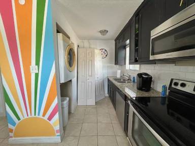 Main picture of 210 Montclair Ave